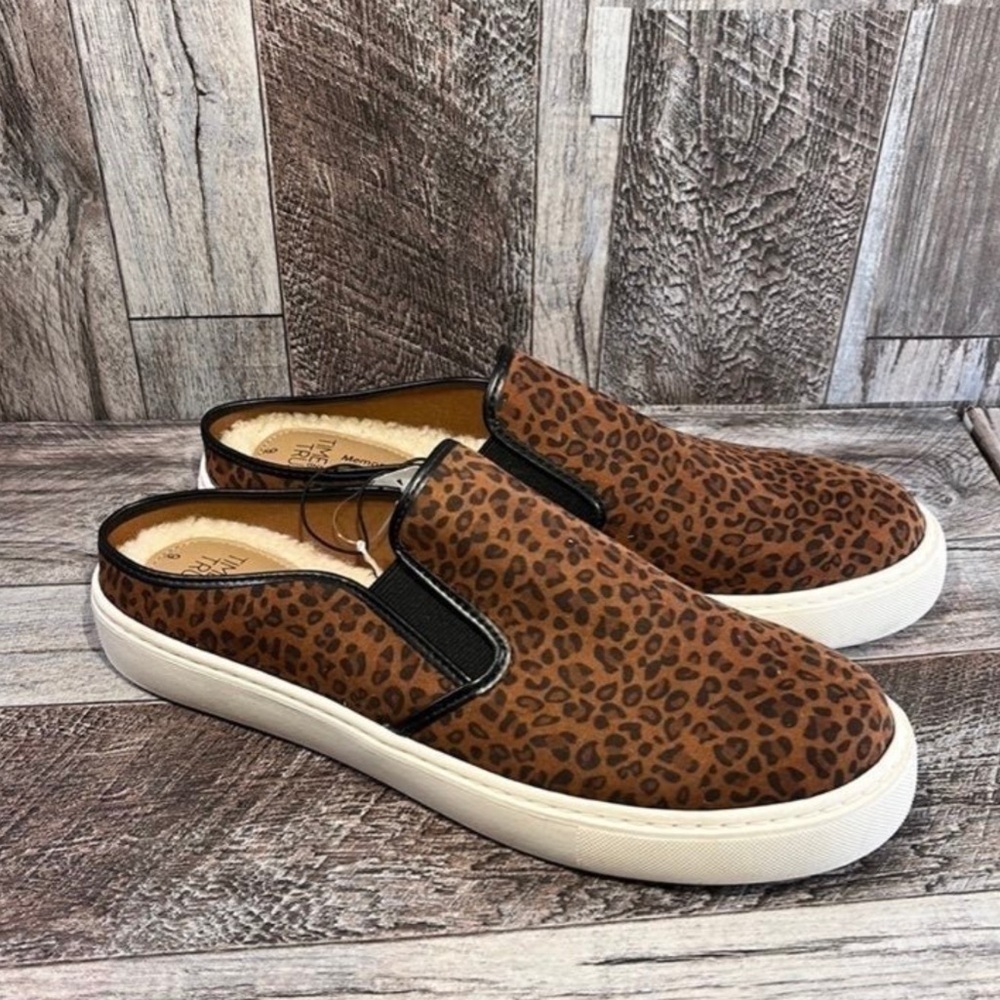 Womens leopard slip on shoes size 7, 9